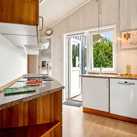 Eljena - 700m From The Sea By Interhome *