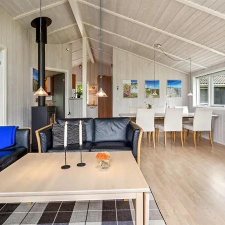 Eljena - 700m From The Sea By Interhome